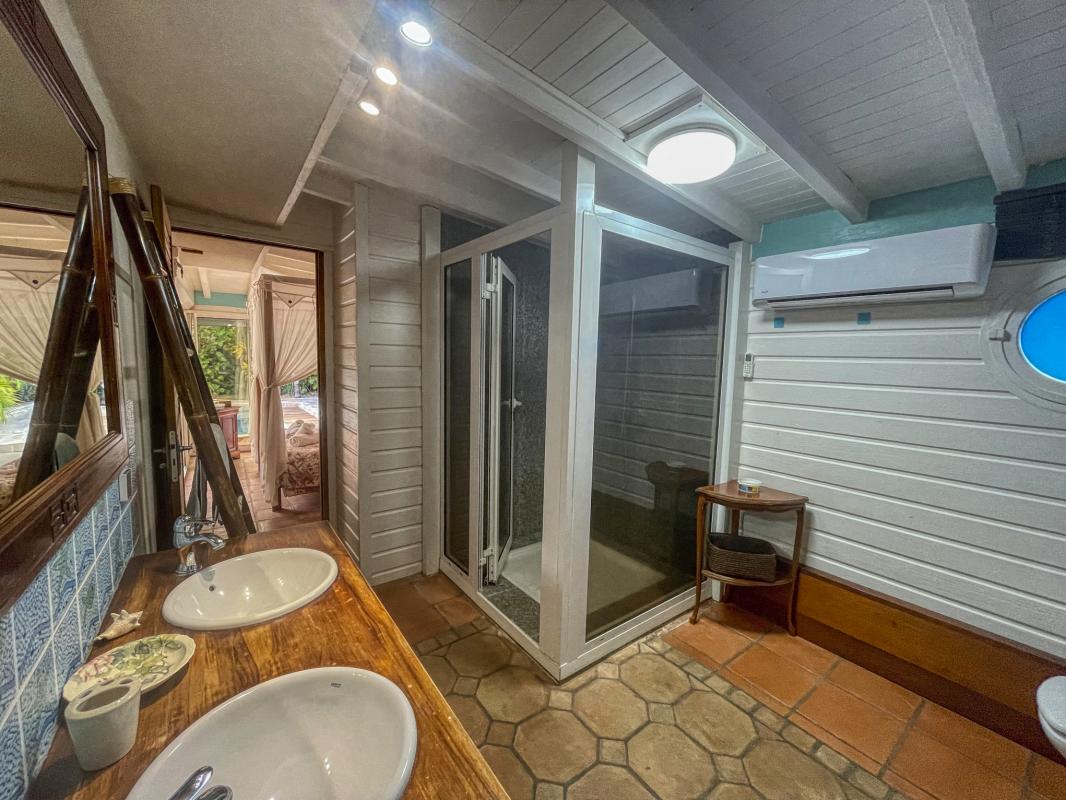 17.Location villa piscine Saint François Guadeloupe_chambre extérieure